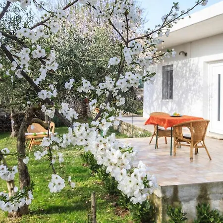 In With Garden, Close Holiday home Sumartin